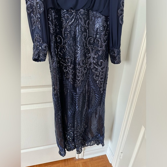 Modest Long Sleeve Dress - Picture 4 of 8